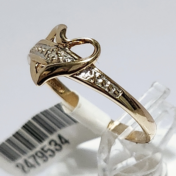 10K Gold diamond heart Ring sz 6.5 - Picture 7 of 9